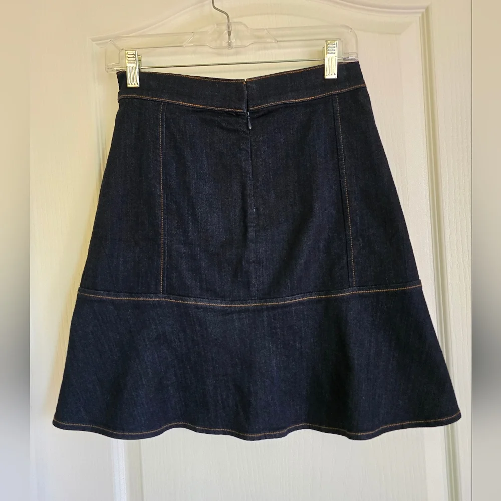 EUC Ann Taylor Dark Wash Fit & Flare Denim Skirt, 4P - Picture 4 of 8